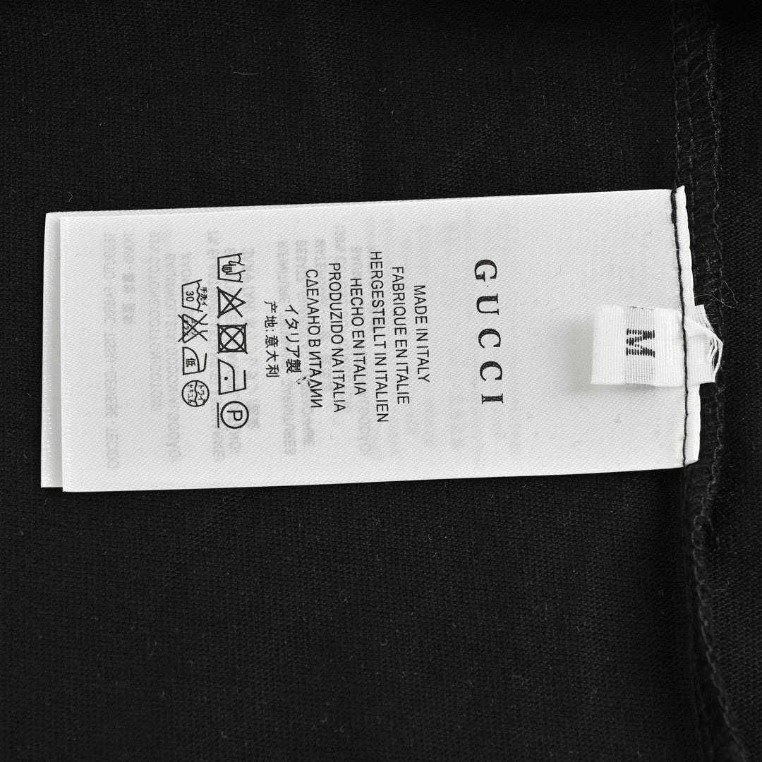 Camiseta Gucci - Logotipo garabateado