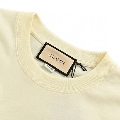 Gucci Cherub Graphic T-shirt - Red Unisex Streetwear Limited Edition - <span>This Gucci t-shirt features a playful graphic design with the Gucci logo and small cherubs