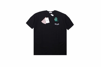 Dior Embroidered Lizard T-shirt - - Black Unisex Streetwear Limited Edition - <span>This Dior t-shirt in black features a unique embroidered lizard design above the pocket, with