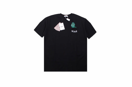 Dior Embroidered Lizard T-shirt - - Black Unisex Streetwear Limited Edition - <span>This Dior t-shirt in black features a unique embroidered lizard design above the pocket, with