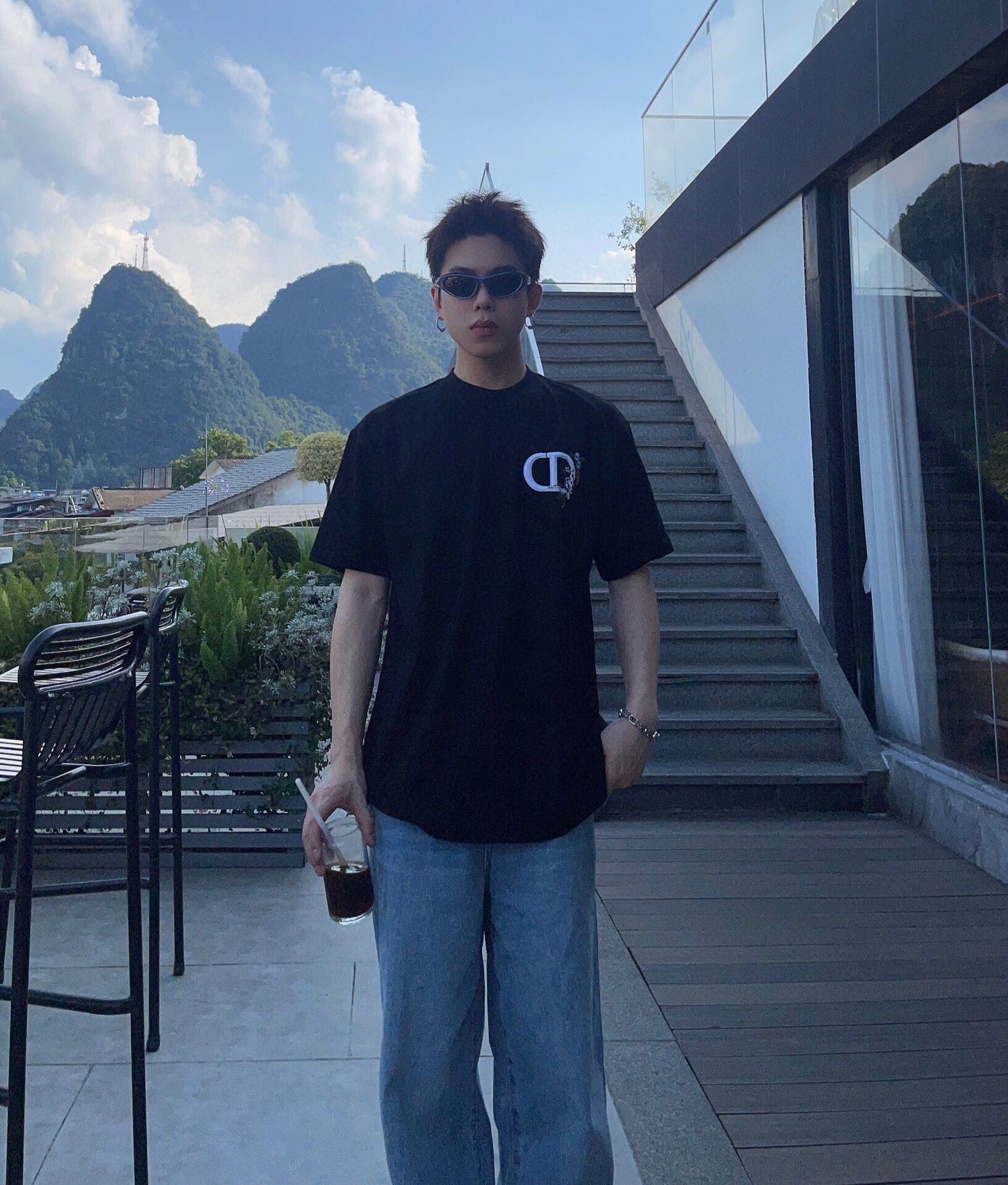 Camiseta Dior con el logo floral CD