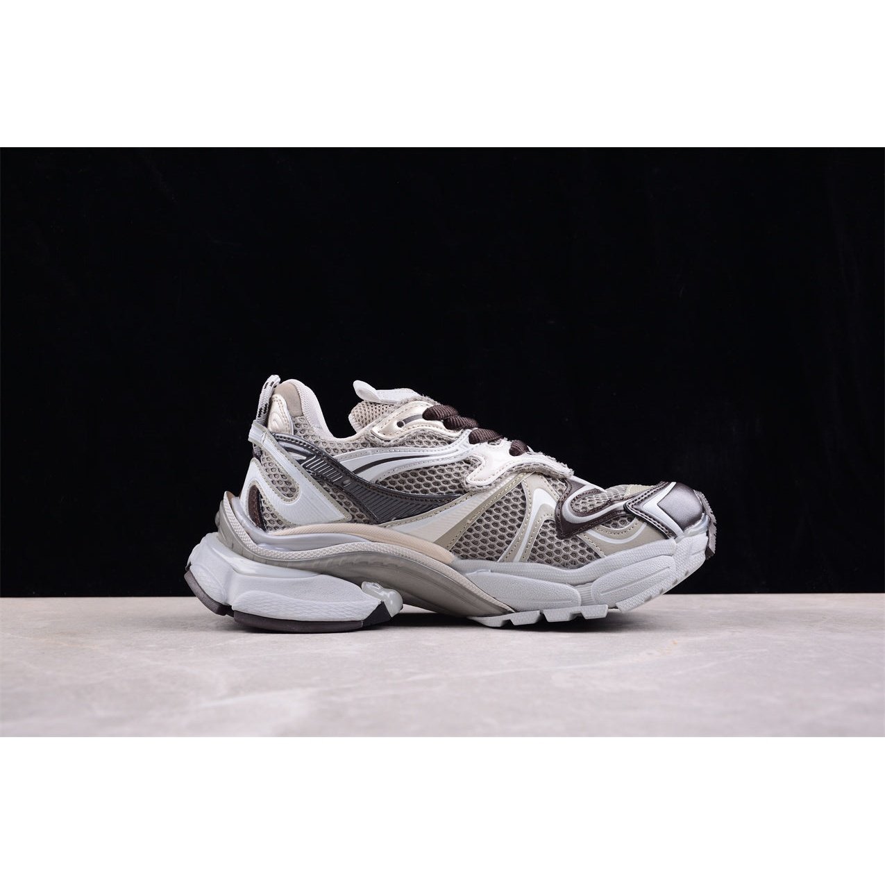 BALENCIAGA Runner - Taupe Mi - Sneakers - Red Unisex Streetwear Limited Edition - Introducing the BALENCIAGA Runner in Taupe Mix, a sophisticated fusion of style and performance. These