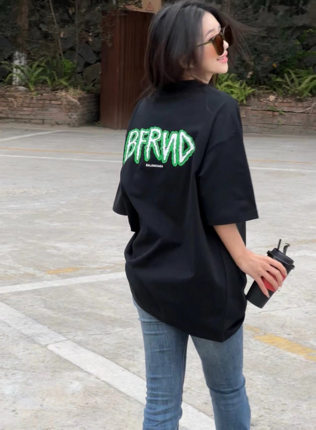 Camiseta Balenciaga - Símbolo de la Ley Seca