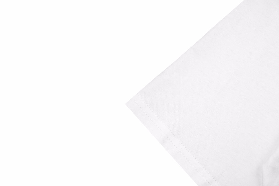 Camiseta Balenciaga con logo en cursiva