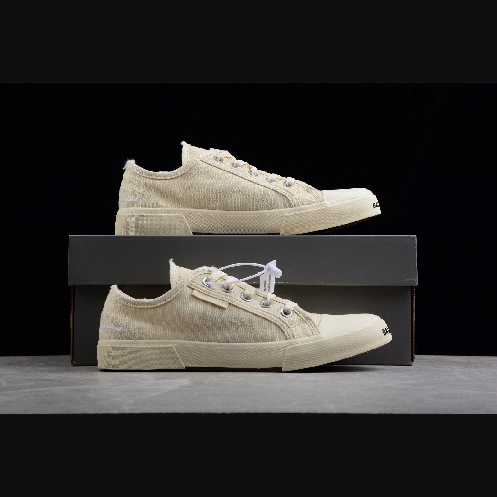 BALENCIAGA Paris Mid Vulc Destr - Sneakers - Beige Unisex Streetwear Limited Edition - Introducing the BALENCIAGA Paris Mid Vulc Destr x Beige, a perfect blend of contemporary design