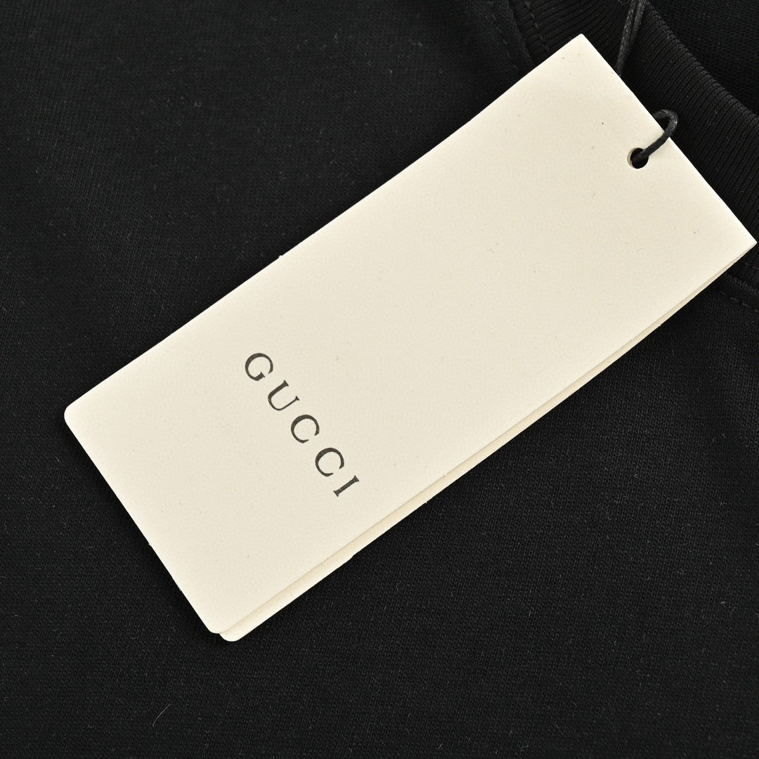 Camiseta Gucci - Logotipo garabateado