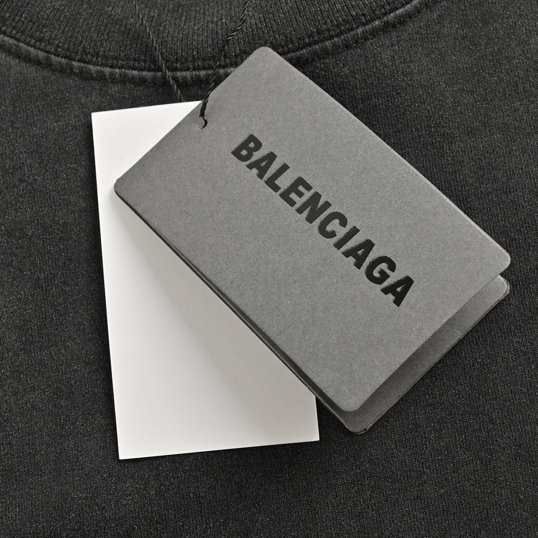 Camiseta Balenciaga - Logotipo pequeño