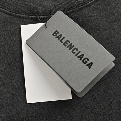 Camiseta Balenciaga - Logotipo pequeño