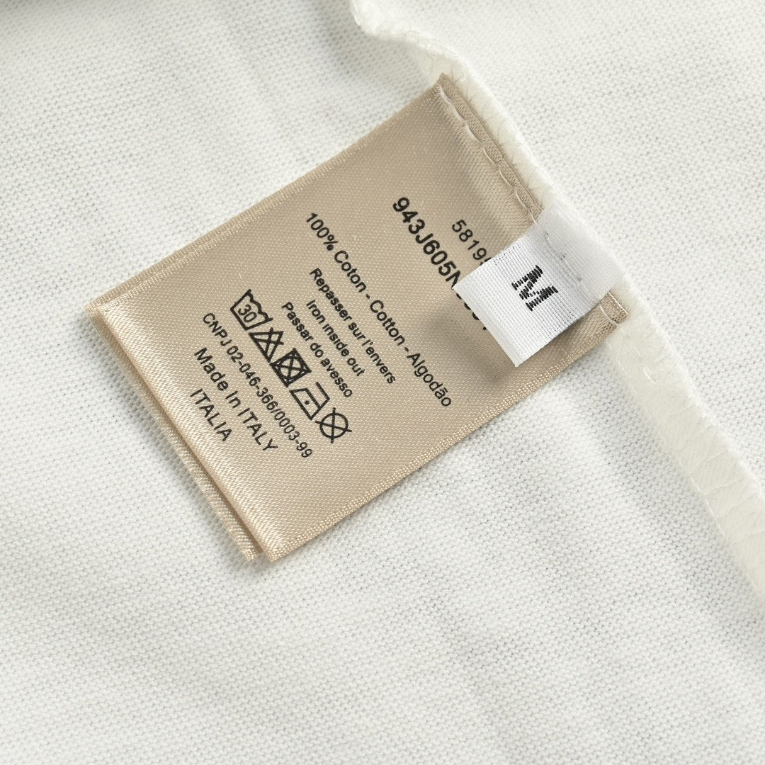 Camiseta gráfica de Gucci con conejito