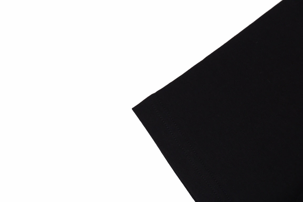 Camiseta Dior con logo neón