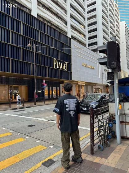 Camiseta Balenciaga - Diseño de texto y gráficos