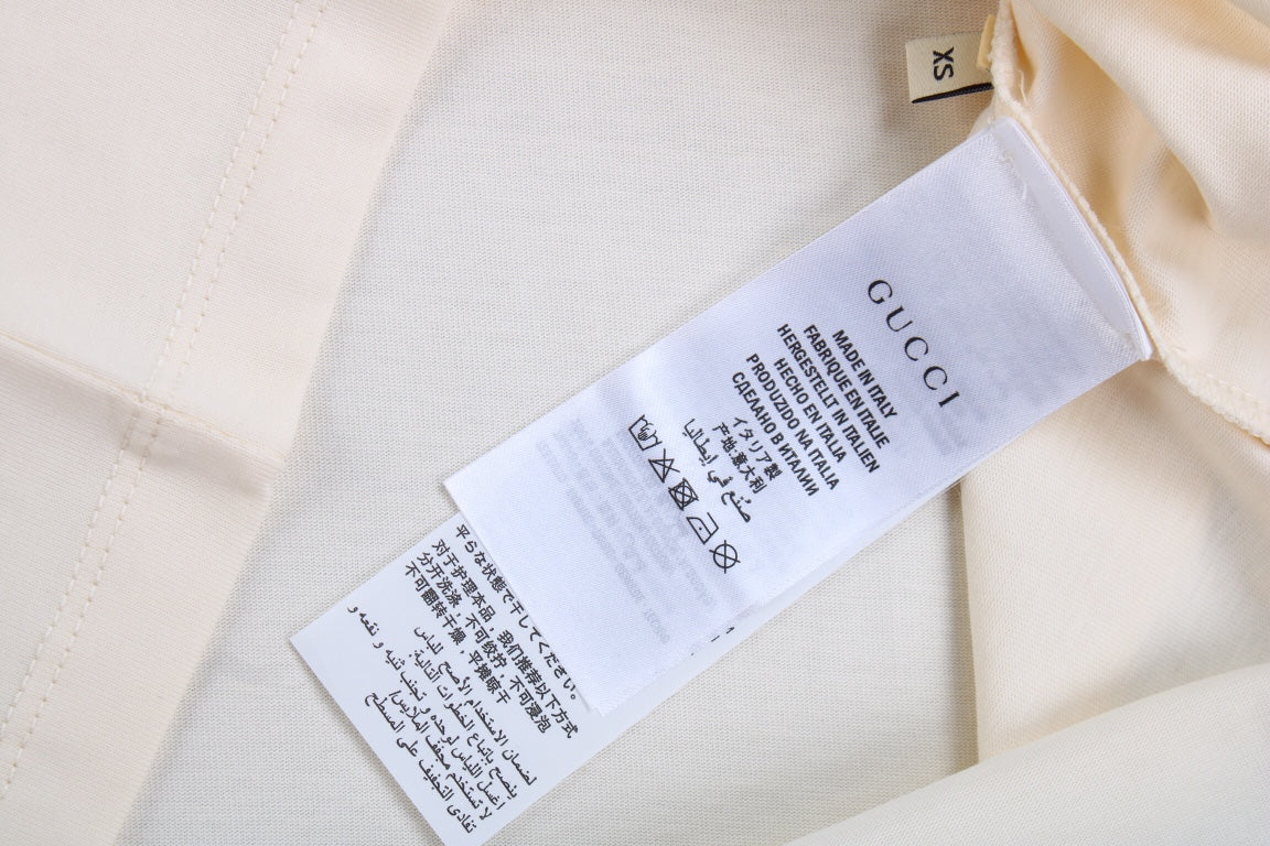 Camiseta Gucci con estampado de gato (Crema)