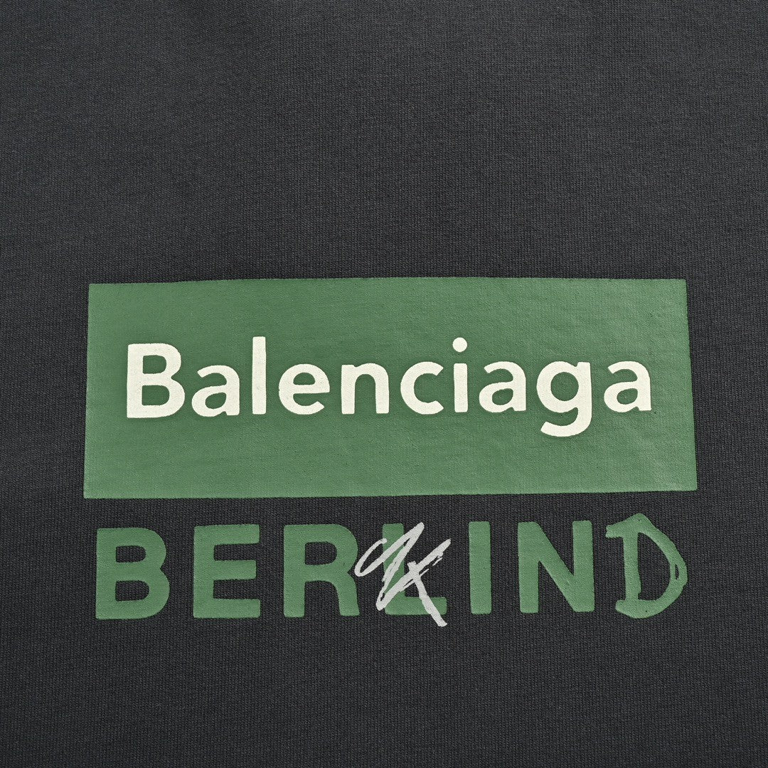 Camiseta Balenciaga - Estampado Berlín