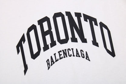 Camiseta blanca con el logo de Balenciaga Toronto