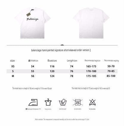 Camiseta Balenciaga con logo en cursiva