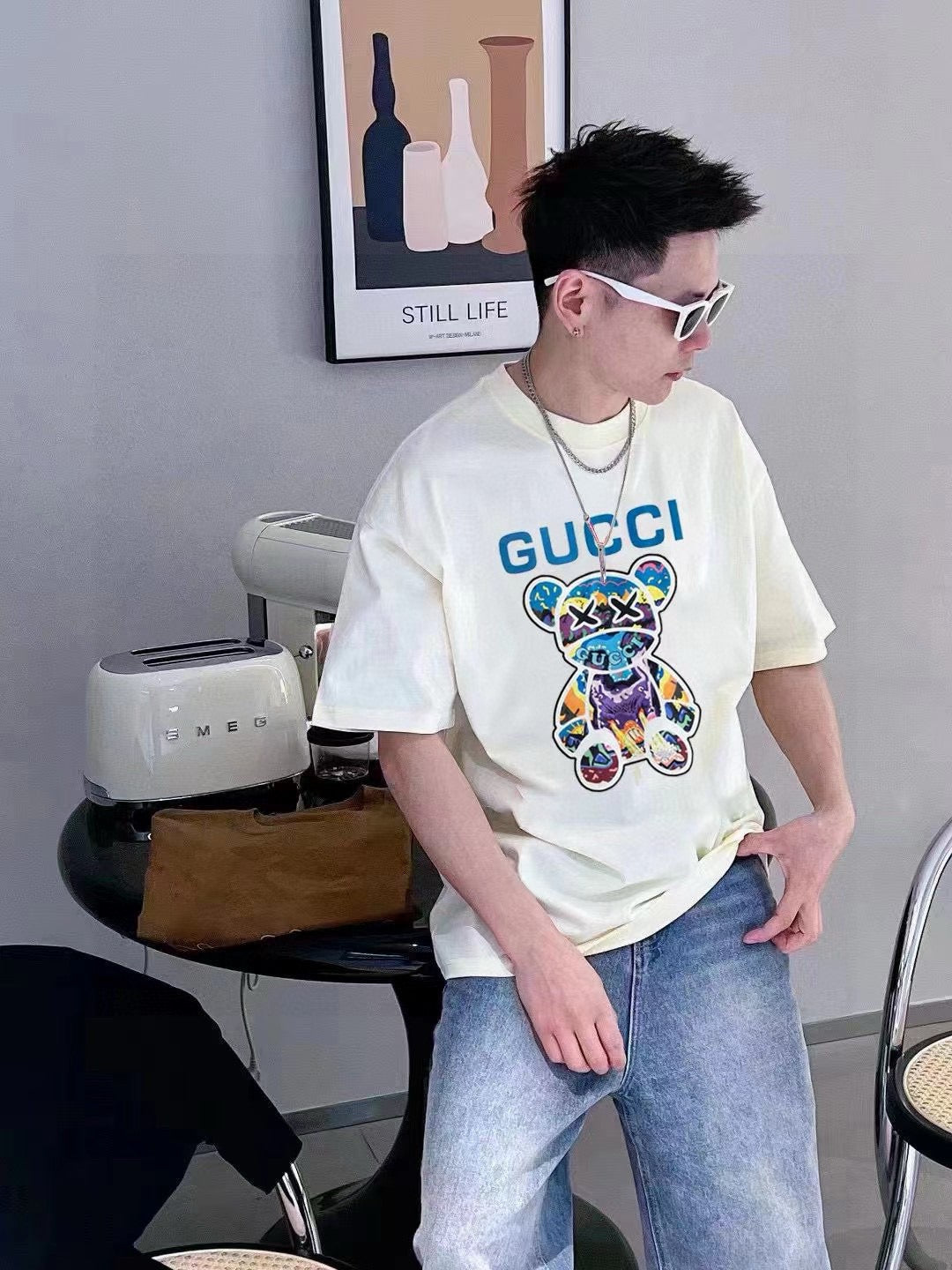 Camiseta Gucci color crema con estampado de oso
