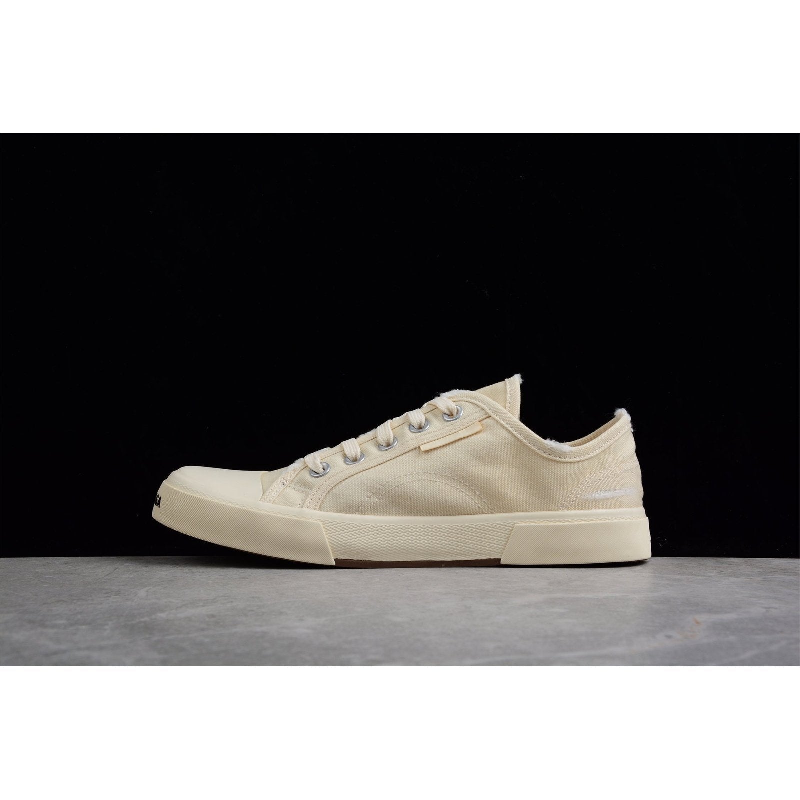 BALENCIAGA Paris Mid Vulc Destr - Sneakers - Beige Unisex Streetwear Limited Edition - Introducing the BALENCIAGA Paris Mid Vulc Destr x Beige, a perfect blend of contemporary design