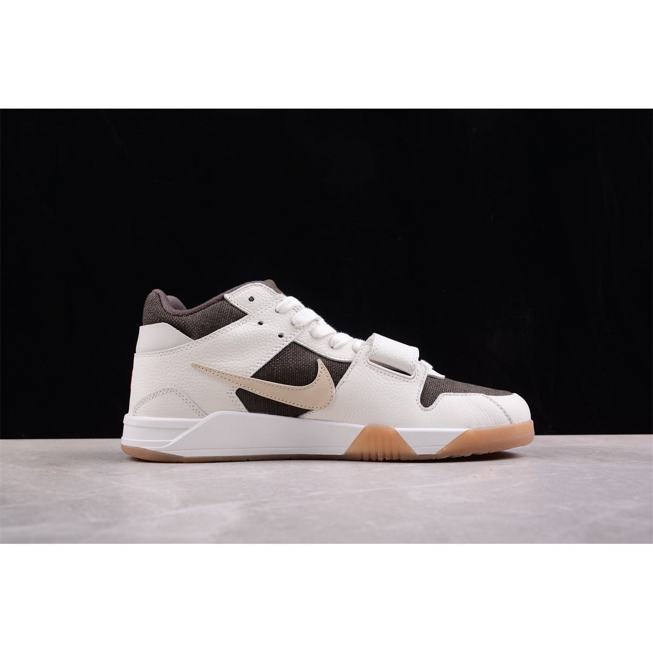 JORDAN Jumpman Jack Tr - Travis Scott Sail - Red Unisex Streetwear Limited Edition - Experience the pinnacle of collaboration with the Jordan Jumpman Jack TR x Travis Scott Sail.