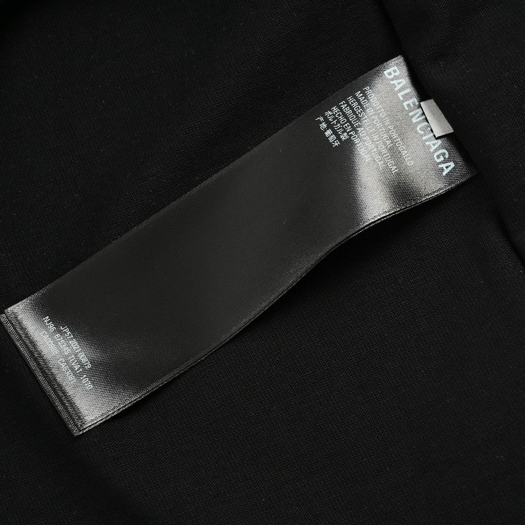 Camiseta Balenciaga - Diseño de texto y gráficos