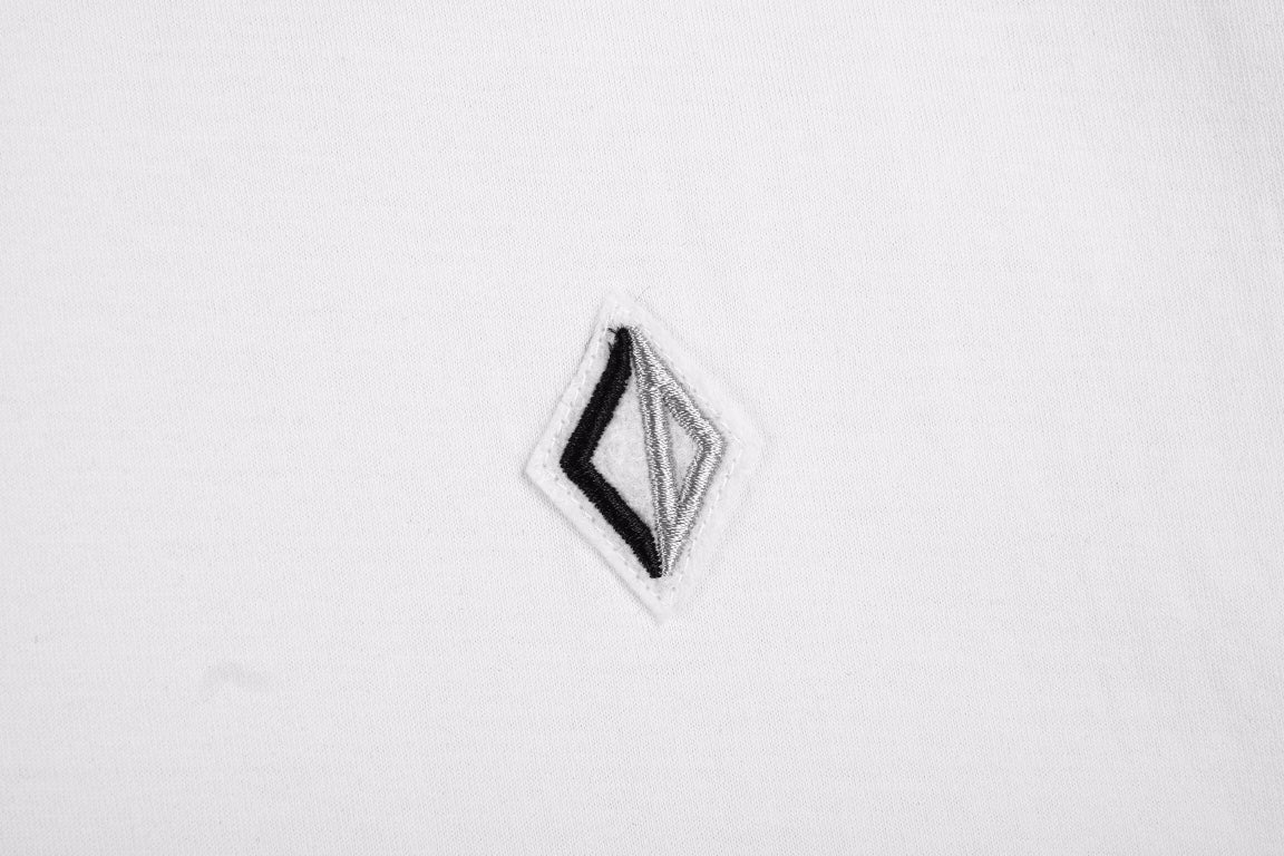 Camiseta Dior con logotipo minimalista (blanca)