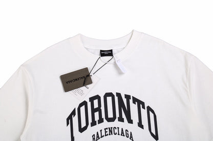 Camiseta blanca con el logo de Balenciaga Toronto