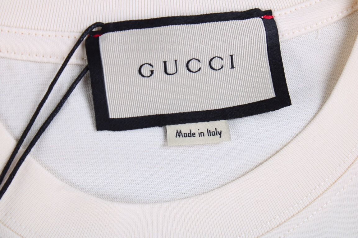 Camiseta Gucci con estampado de setas
