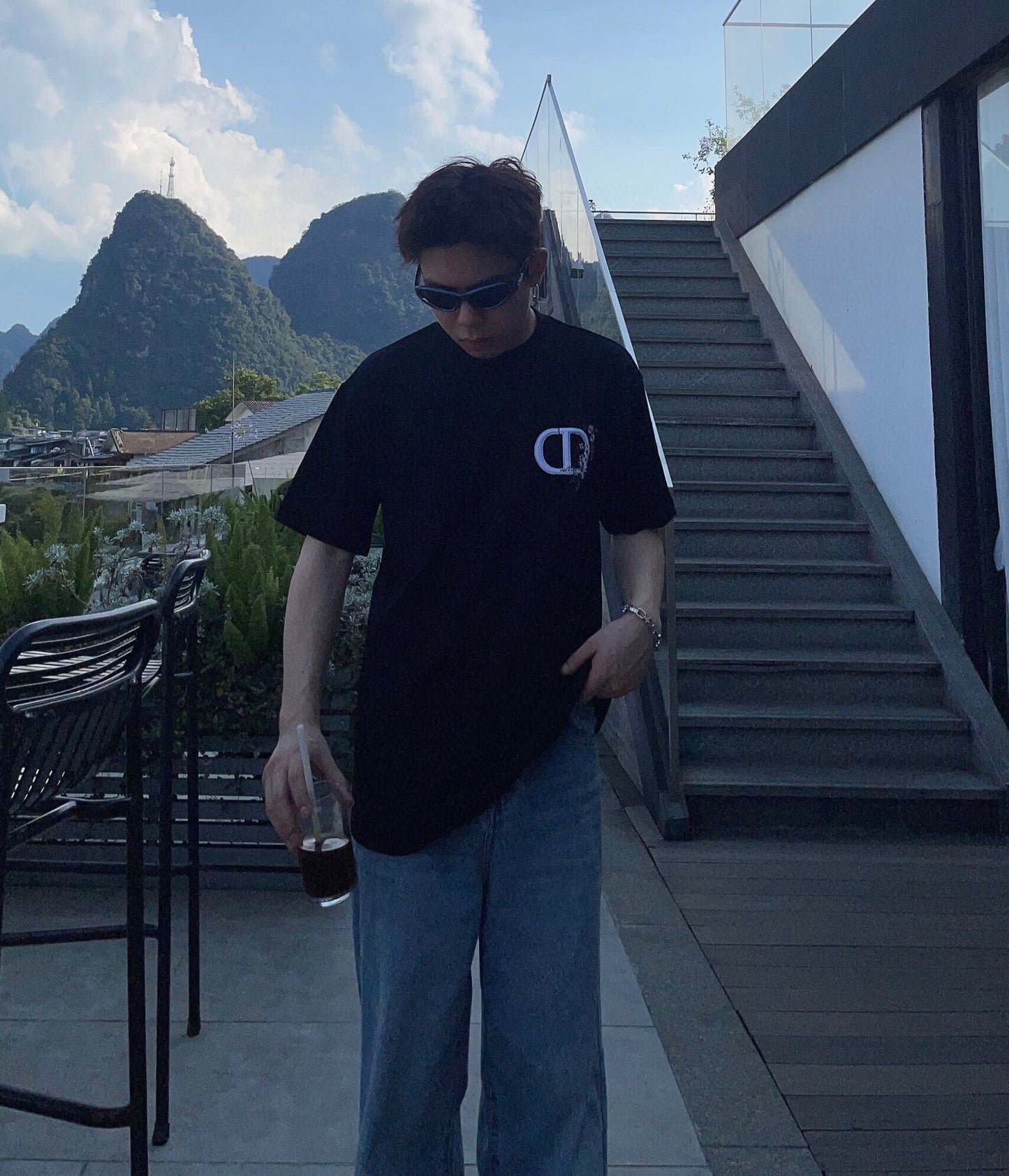 Camiseta Dior con el logo floral CD