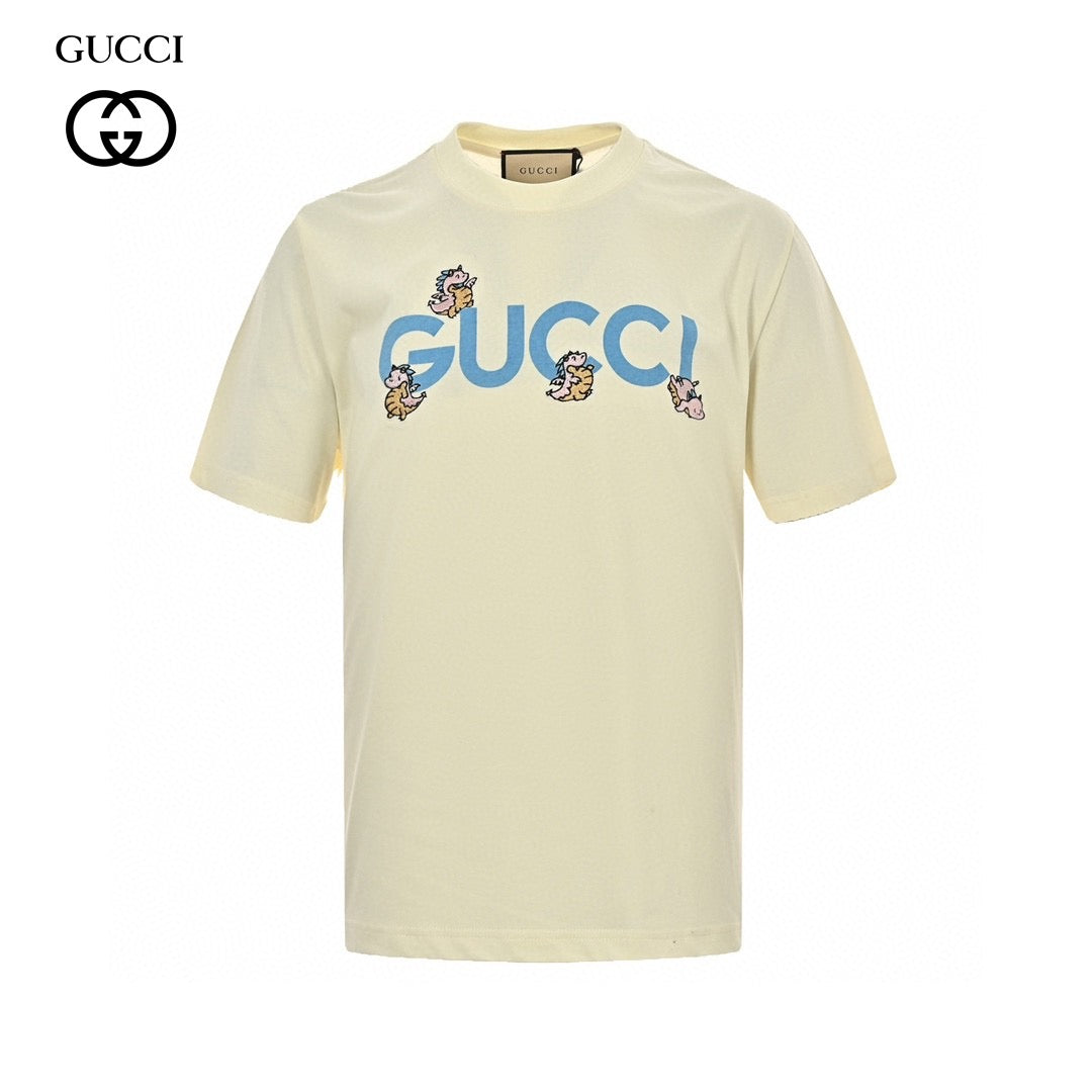 Gucci Cherub Graphic T-shirt - Red Unisex Streetwear Limited Edition - <span>This Gucci t-shirt features a playful graphic design with the Gucci logo and small cherubs