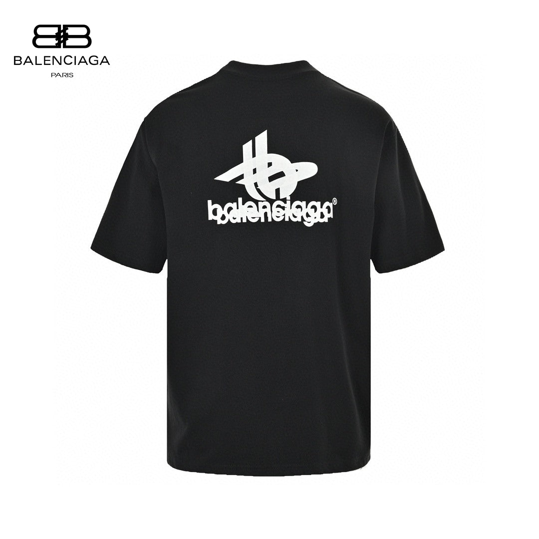 Balenciaga T-shirt - Overlapping Logo - Black Unisex Streetwear Limited Edition - <span>This Balenciaga t-shirt features a bold design with overlapping logos on the front. The black