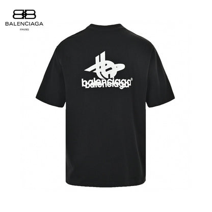 Balenciaga T-shirt - Overlapping Logo - Black Unisex Streetwear Limited Edition - <span>This Balenciaga t-shirt features a bold design with overlapping logos on the front. The black