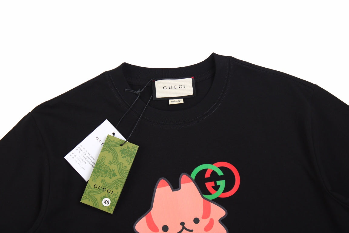 Camiseta gráfica de gato de Gucci