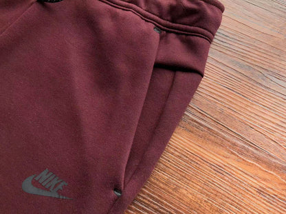 NIKE TECH FLEECE PANTS x BERRY/POMEGRANATE