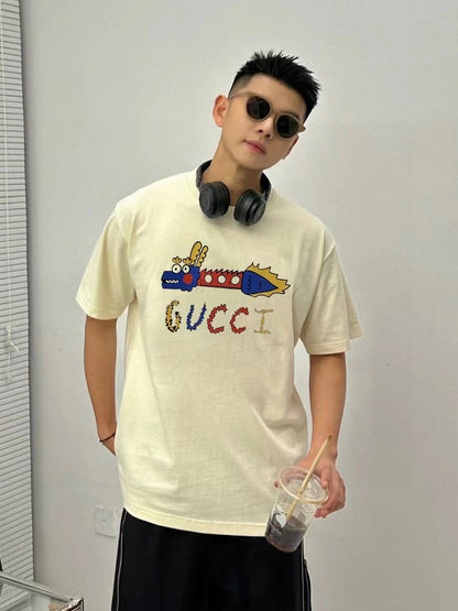 Camiseta blanca Gucci con estampado de dragón
