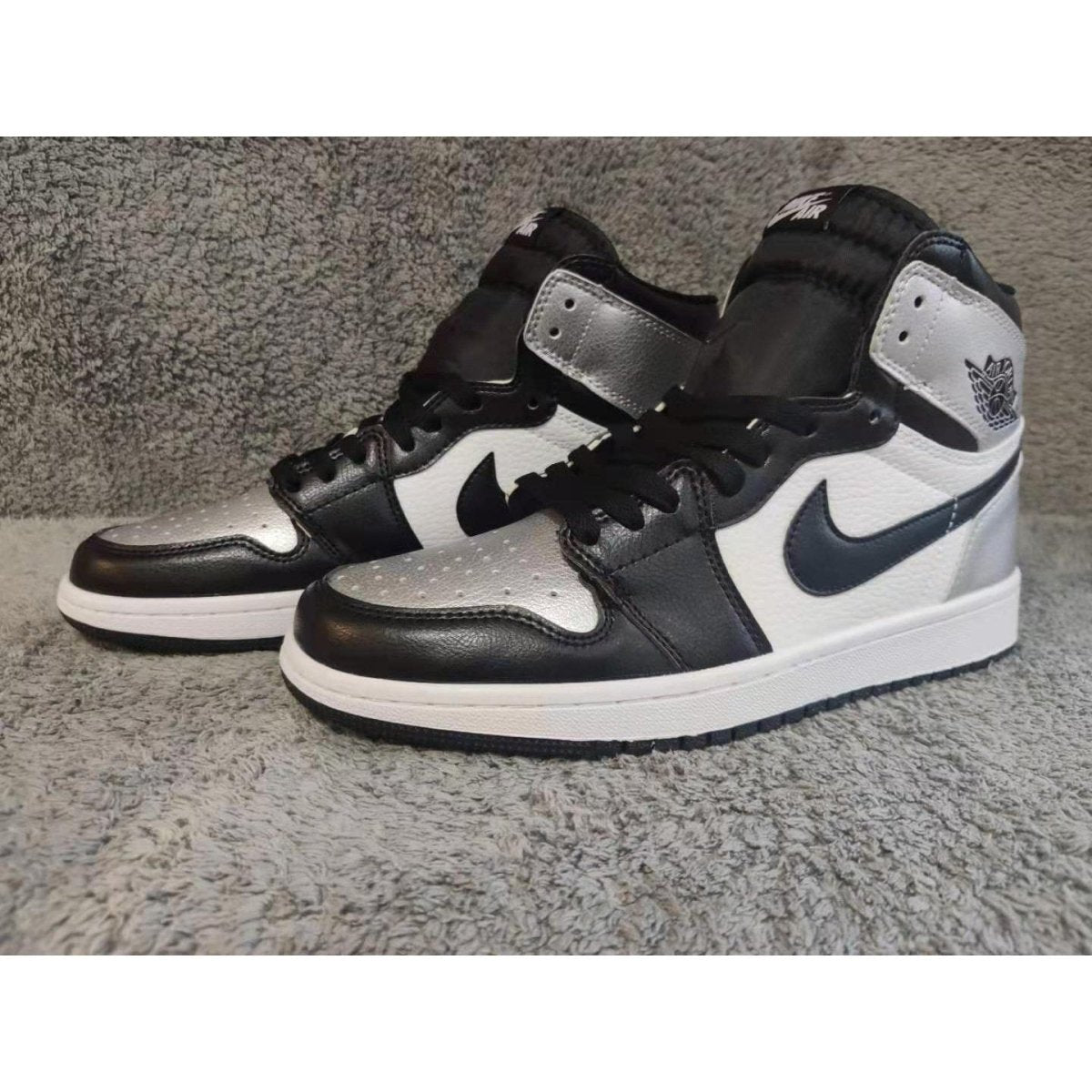 JORDAN 1 High - Silver Toe Sneakers - Black Unisex Streetwear Limited Edition