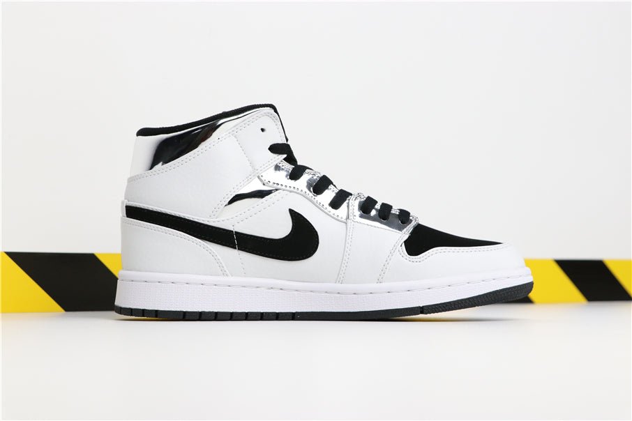 JORDAN 1 Mid - Alternate Think 16 Sneakers - Black Unisex Streetwear Limited Edition
