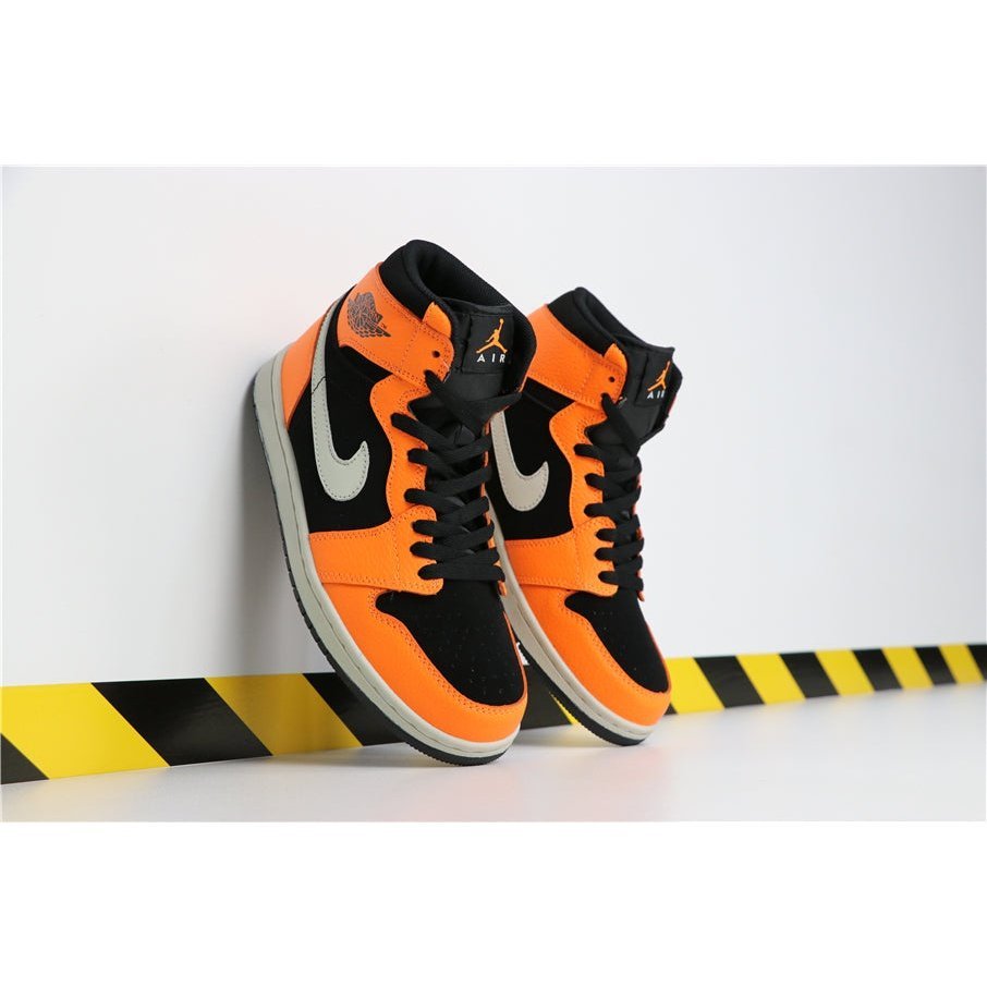 JORDAN 1 Mid - Cone Sneakers - Black Unisex Streetwear Limited Edition