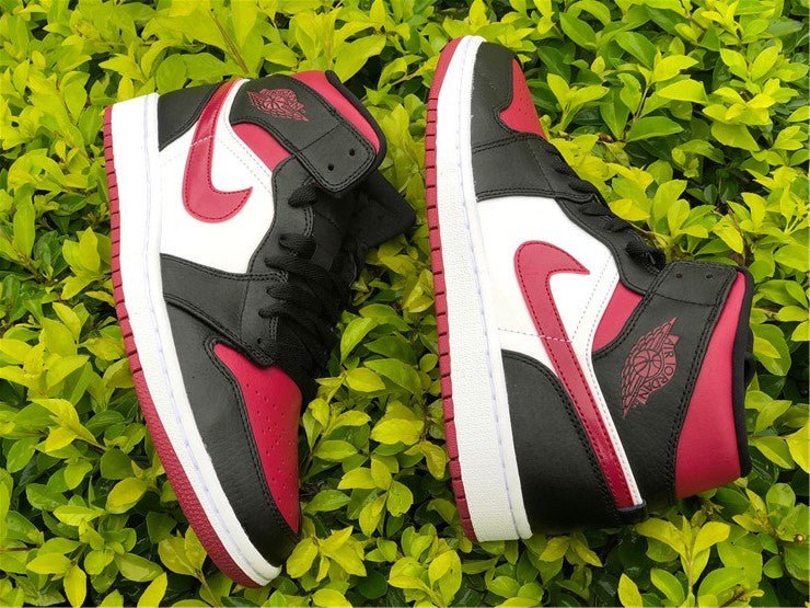 JORDAN 1 Mid - Bred Toe Sneakers Unisex Streetwear Limited Edition