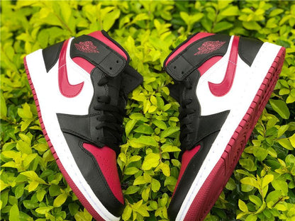 JORDAN 1 Mid - Bred Toe Sneakers Unisex Streetwear Limited Edition