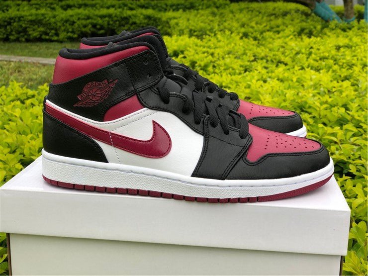 JORDAN 1 Mid - Bred Toe Sneakers Unisex Streetwear Limited Edition