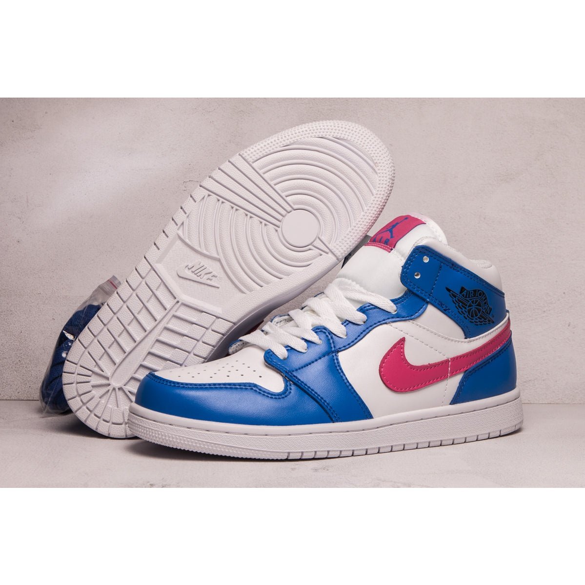 JORDAN 1 Mid - Hyper Royal Hyper Violet Sneakers - Black Unisex Streetwear Limited Edition