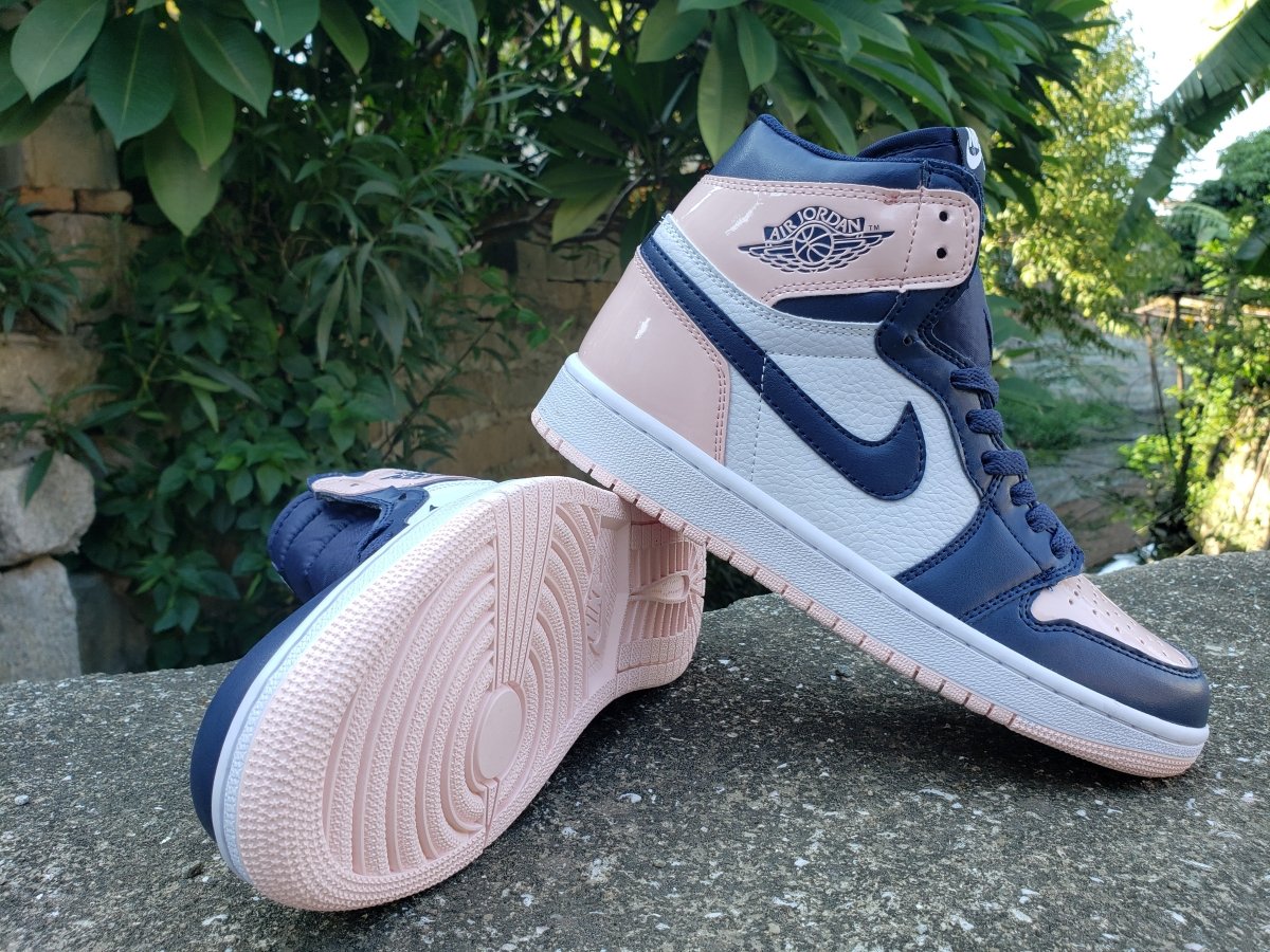 JORDAN 1 Retro High Og - Atmosphere - Black Unisex Streetwear Limited Edition