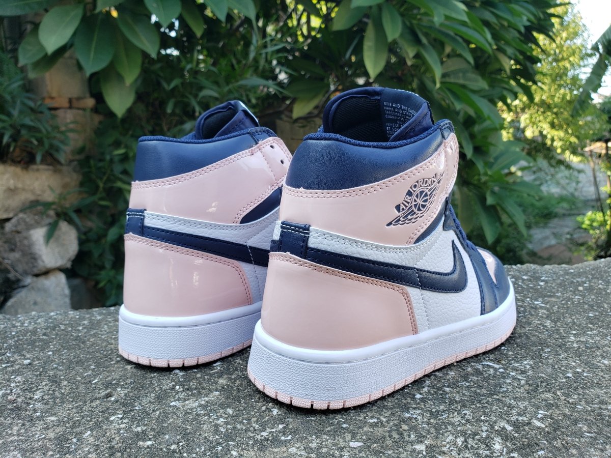 JORDAN 1 Retro High Og - Atmosphere - Black Unisex Streetwear Limited Edition