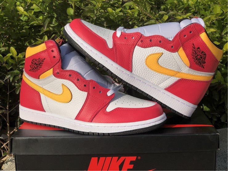 JORDAN 1 Retro High Og - Light Fusion Sneakers - Red Unisex Streetwear Limited Edition