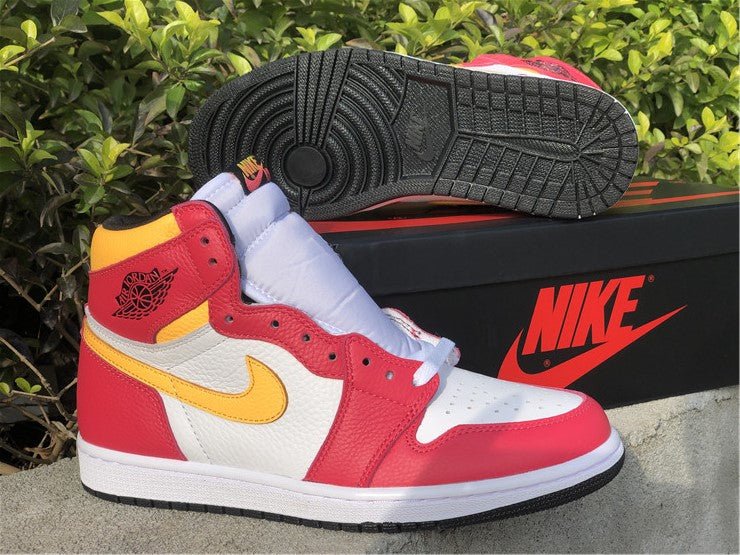 JORDAN 1 Retro High Og - Light Fusion Sneakers - Red Unisex Streetwear Limited Edition