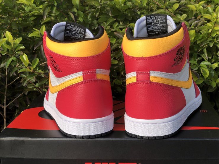 JORDAN 1 Retro High Og - Light Fusion Sneakers - Red Unisex Streetwear Limited Edition