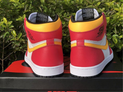JORDAN 1 Retro High Og - Light Fusion Sneakers - Red Unisex Streetwear Limited Edition