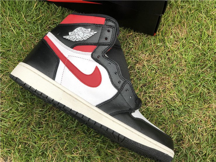 JORDAN 1 Retro High - Gym Red Sneakers - Black Unisex Streetwear Limited Edition