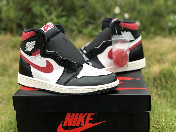 JORDAN 1 Retro High - Gym Red Sneakers - Black Unisex Streetwear Limited Edition