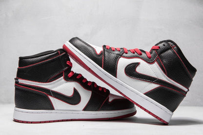 JORDAN 1 Retro High - Bloodline Unisex Streetwear Limited Edition