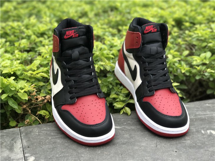 JORDAN 1 Retro High - Bred Toe Sneakers Unisex Streetwear Limited Edition